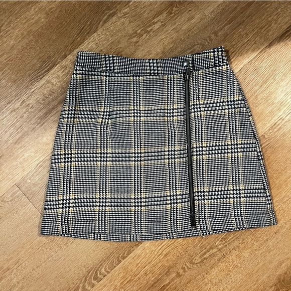 Dresses & Skirts - ABERCROMBIE AND FITCH PLAID SKIRT SIZE SMALL